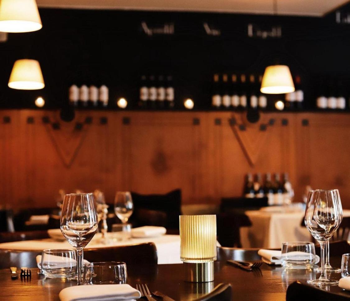 Le Virage Bistro En Hotel Maastricht Bagian luar foto