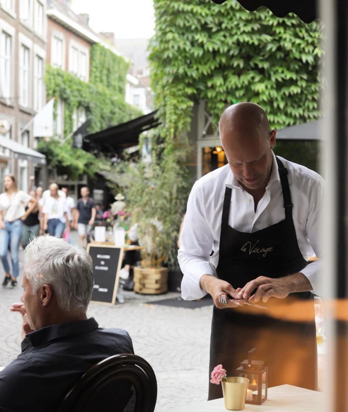 Le Virage Bistro En Hotel Maastricht Bagian luar foto