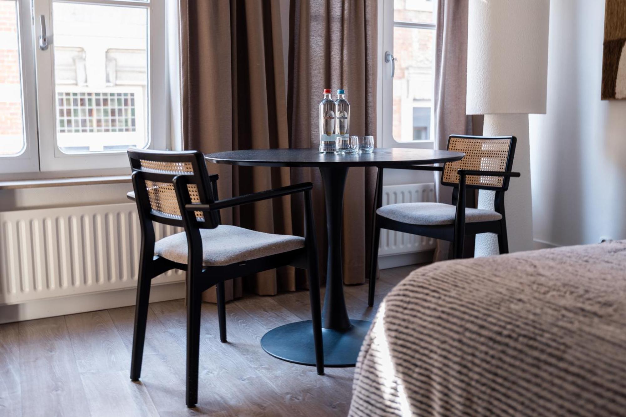 Le Virage Bistro En Hotel Maastricht Bagian luar foto