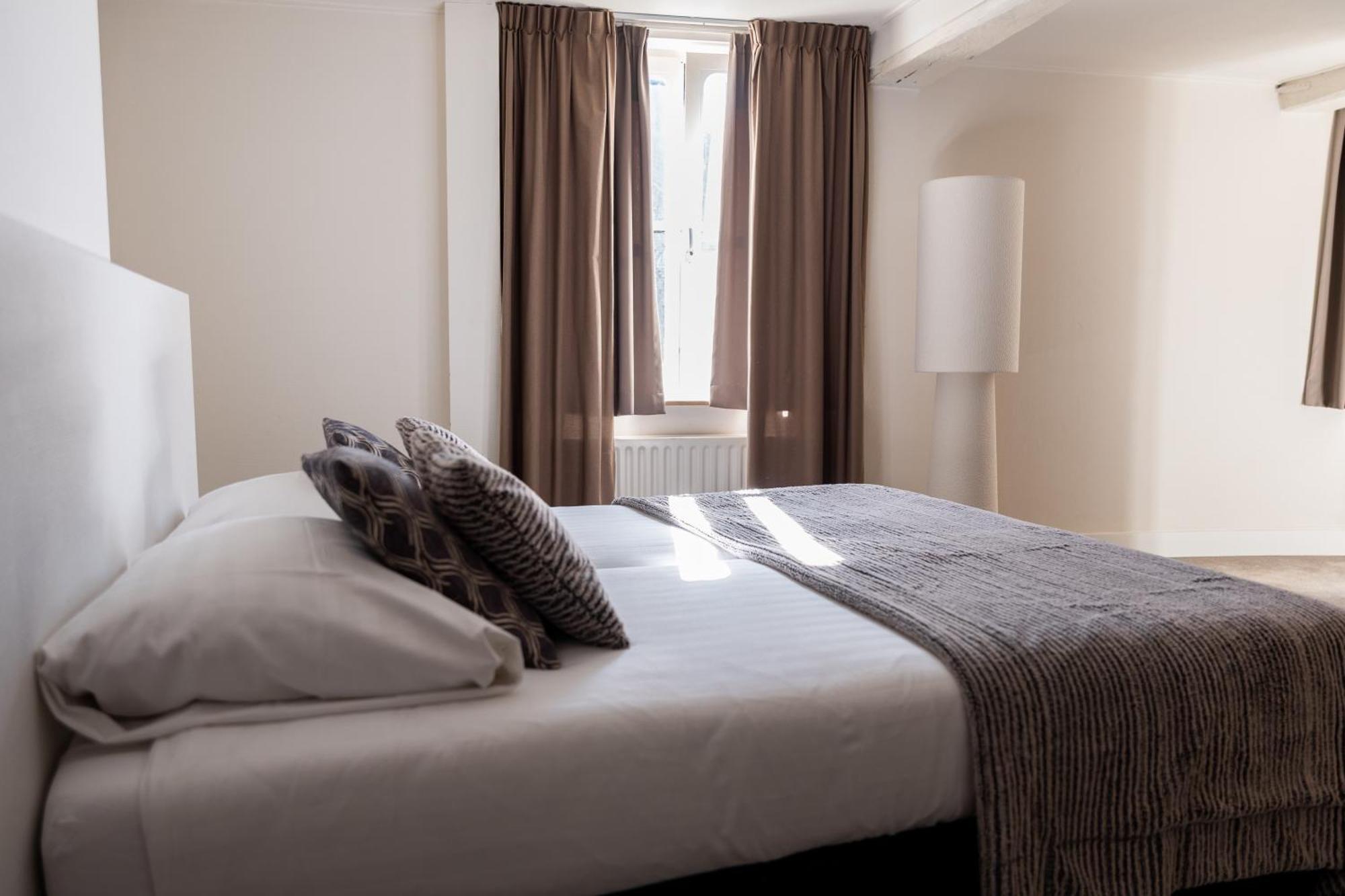 Le Virage Bistro En Hotel Maastricht Bagian luar foto